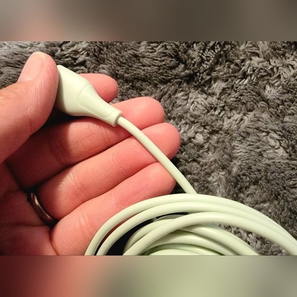 IPhone13 pro charging cord - Picture 8 of 12